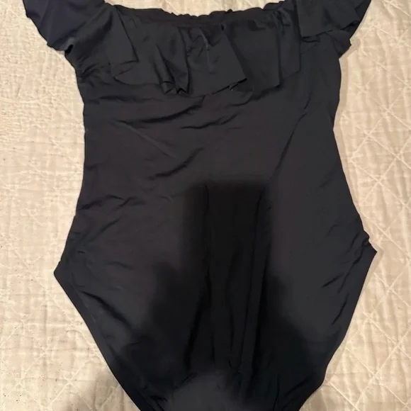 Women’s Black Off-Shoulder One Piece Swimsuit-Francesca’s- large.New Never worn - Picture 5 of 8